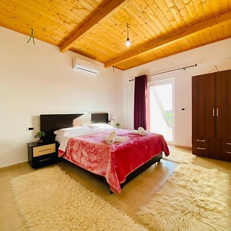 Lahuta E Vjeter Agroturizem Hotel Lac Kültér fotó