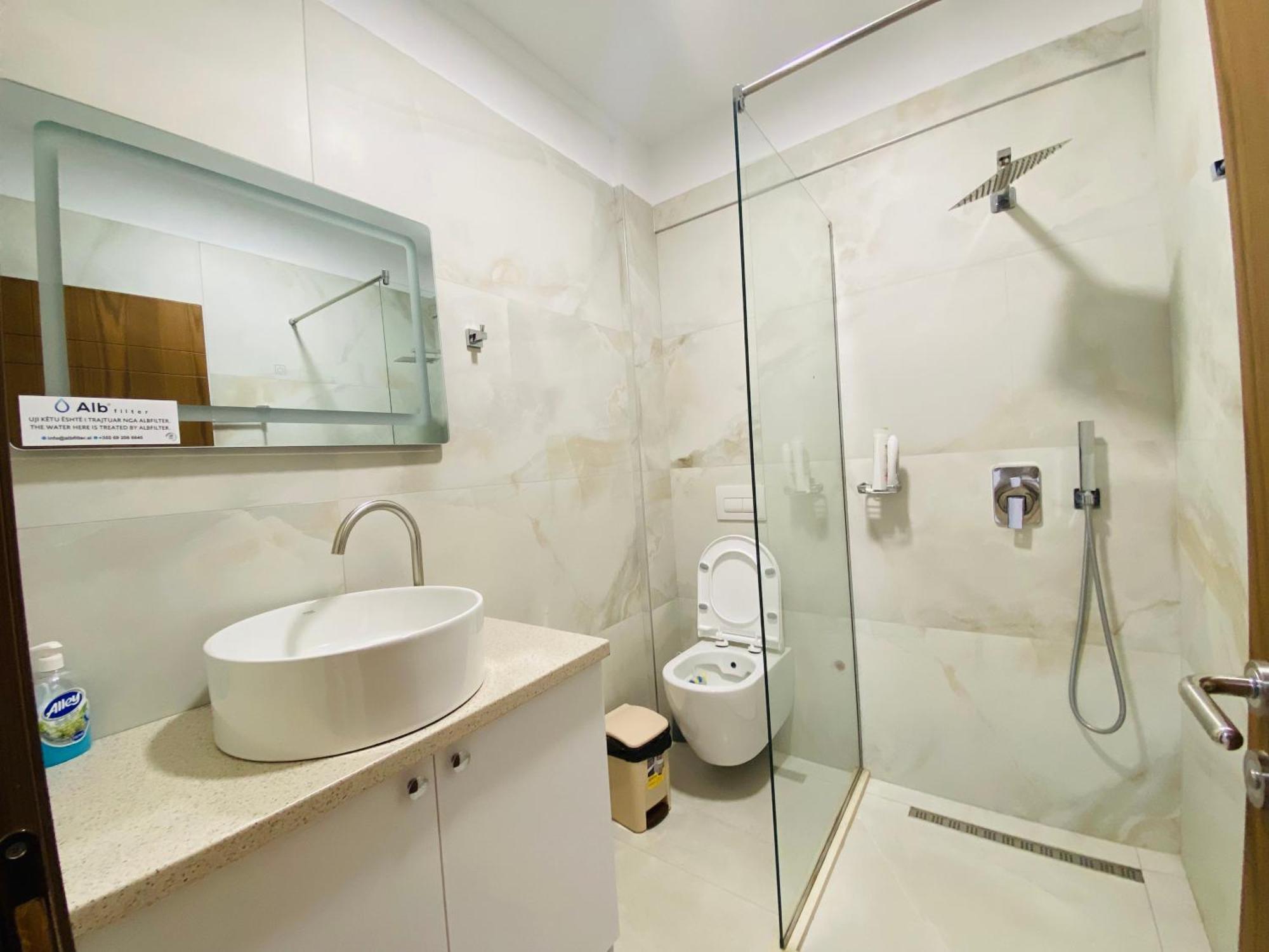 Lahuta E Vjeter Agroturizem Hotel Lac Kültér fotó