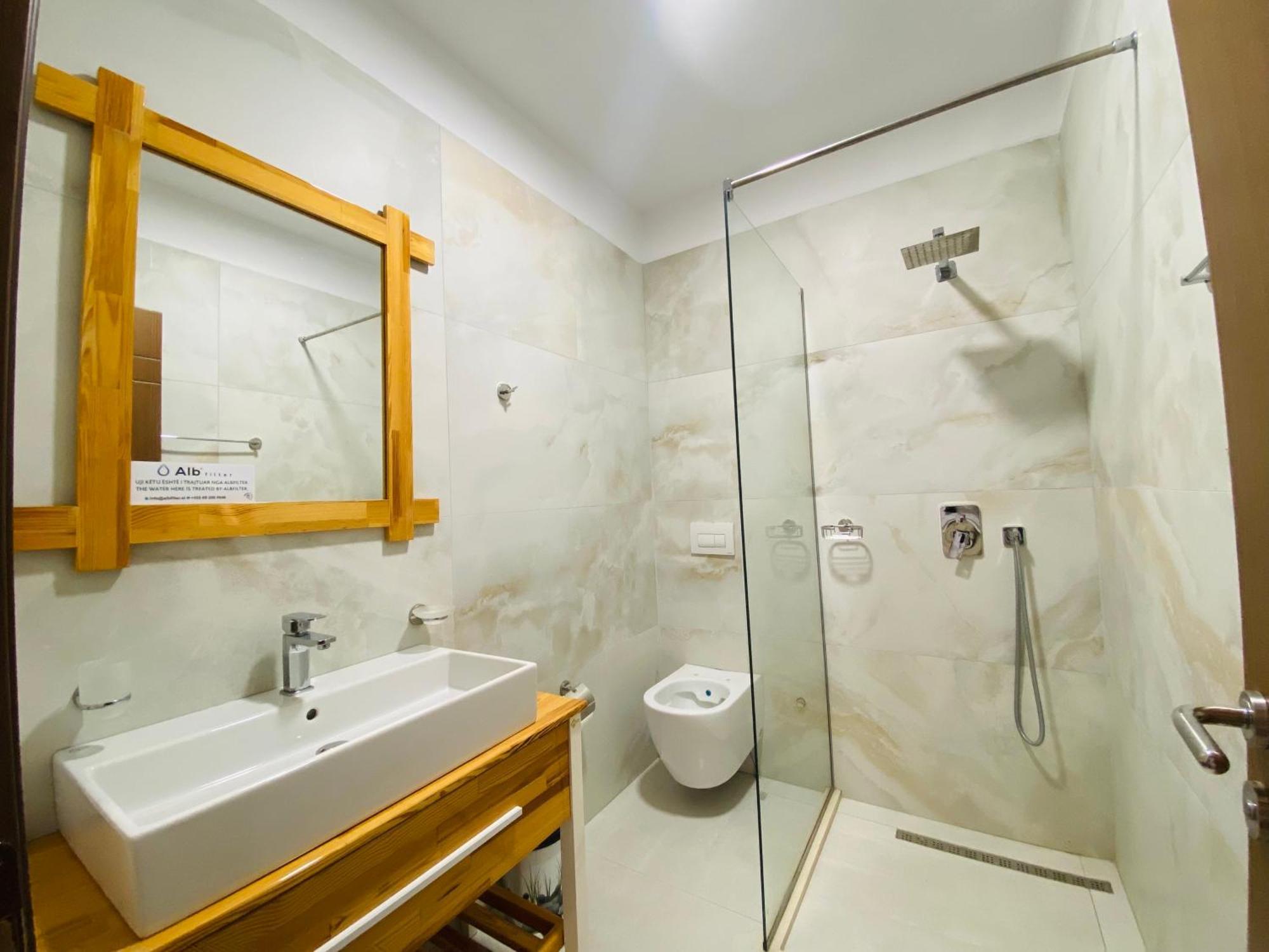 Lahuta E Vjeter Agroturizem Hotel Lac Kültér fotó