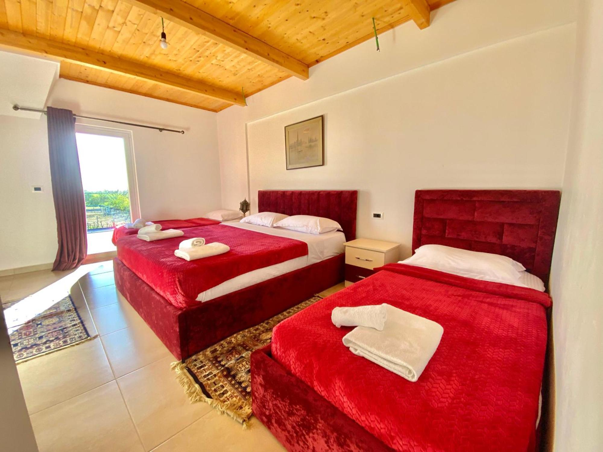 Lahuta E Vjeter Agroturizem Hotel Lac Kültér fotó