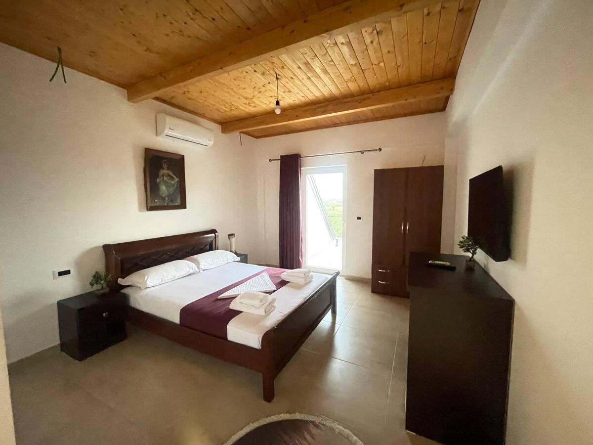 Lahuta E Vjeter Agroturizem Hotel Lac Kültér fotó